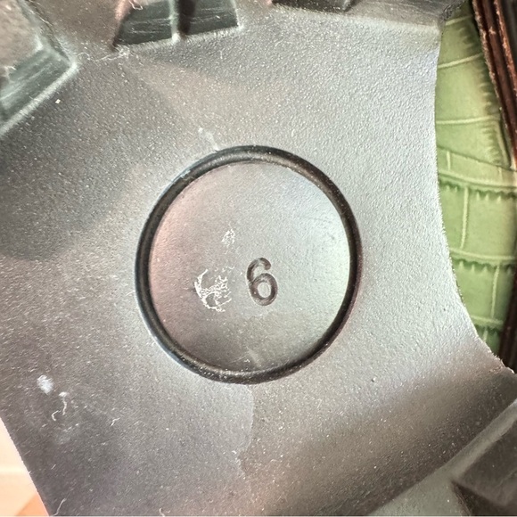 NWOT Intentionally Blank HK2 Oxford Platform Loafer in Pistachio Green Size 6 - Picture 7 of 7